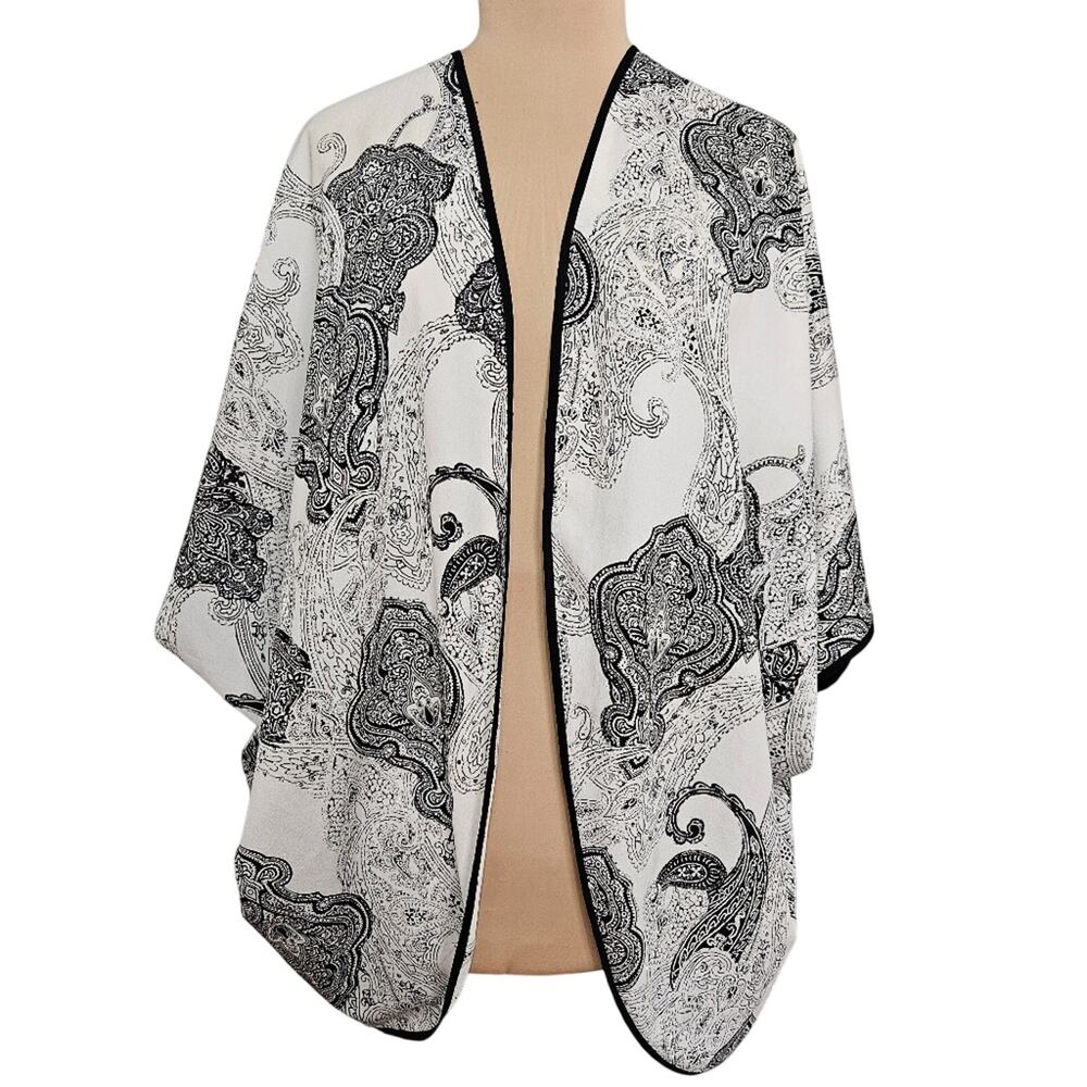 Chico's Black‎ and White Paisley Floral Kimono Coccoon Cardigan Mature Large/XL
